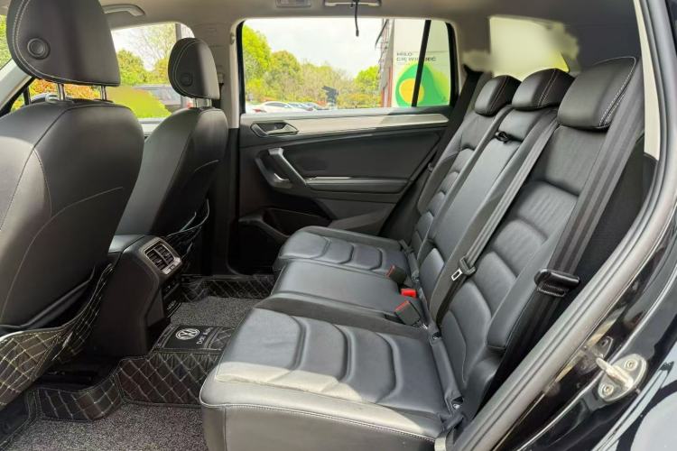 Used Volkswagen Tiguan L 2021 330TSI Automatic Two-Wheel Drive Smart Edition Interior 4