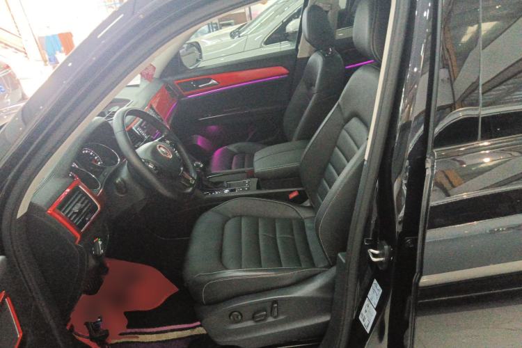 Used Volkswagen Teramont 2017 330TSI Two-Wheel-Drive Luxury Edition Left Front Seat