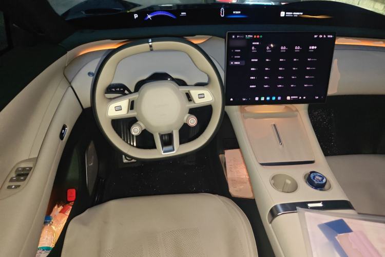 Used Xiaomi Auto YU7 2025 Ultra-Long Range Rear-Wheel Drive Version Steering Wheel