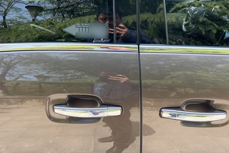 Used Buick GL8 2021 Land Cruiser Executive Class 652T Luxury Model Exterior 4