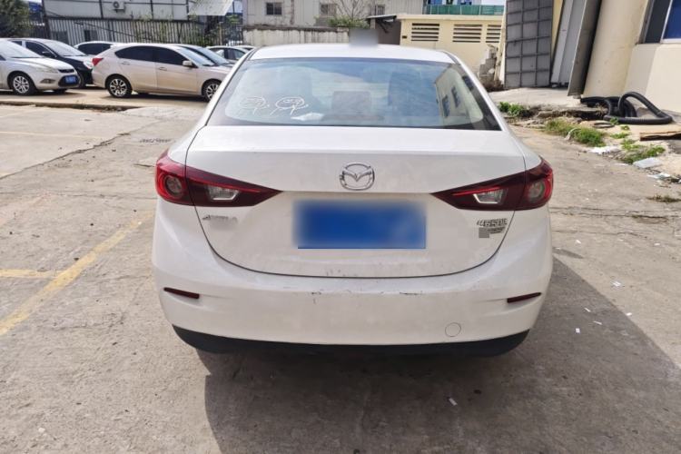 Used Mazda 3 Axela 2016 Sedan 1.5L Automatic Comfort Model