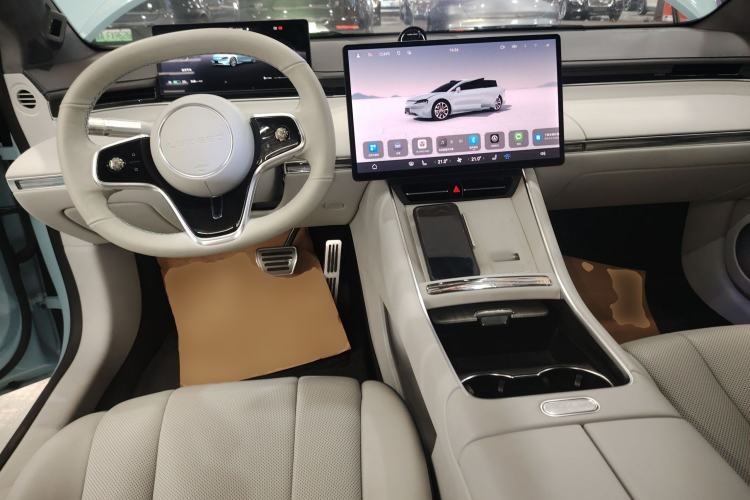 Used Hima Luxeed S7 2025 785 km Ultra
