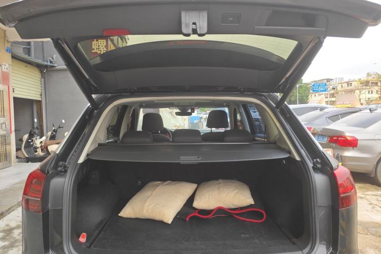 Used Volkswagen Tayron 2020 380TSI Four-Wheel Drive Luxury Connect Pro Edition Trunk