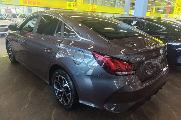 Used MG 5 2023 180 DVVT CVT Fashion Edition
