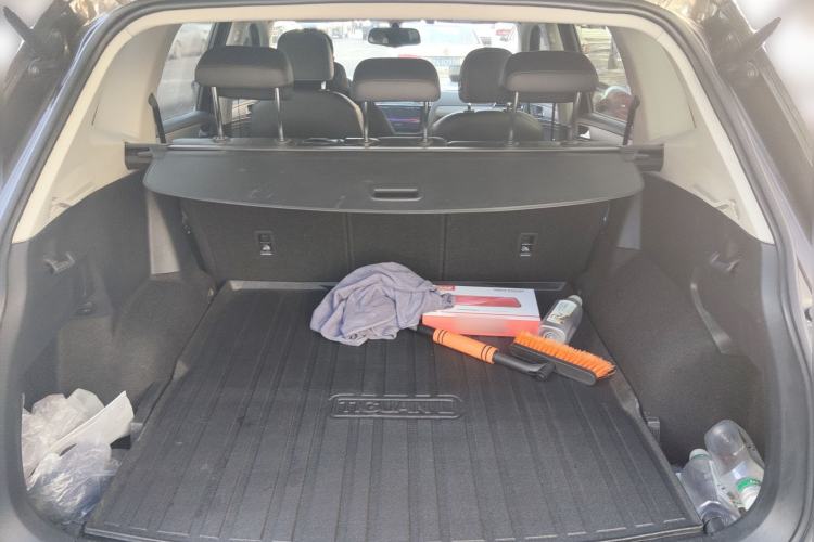 Used Volkswagen Tiguan L 2017 330TSI Automatic Two-Wheel Drive Luxury Edition Trunk