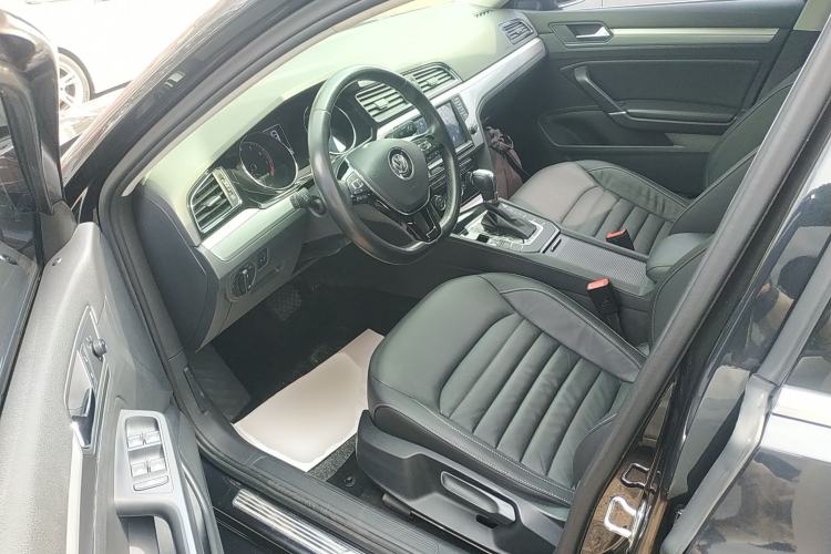 Used Volkswagen Lamando 2018 280TSI DSG Comfort Edition Driver Seat