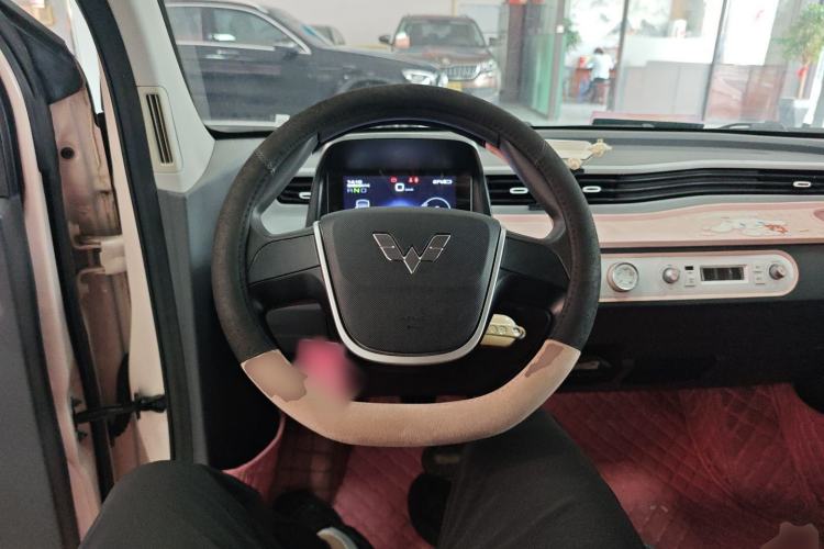 Used Wuling Hongguang MINIEV 2022 Macaron Premium Model – Lithium Iron Phosphate Steering Wheel