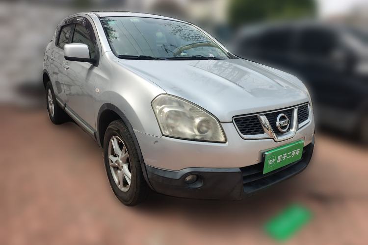 Used Nissan Qashqai 2011 2.0 XL Fire CVT 2WD Front Right 45 Deg