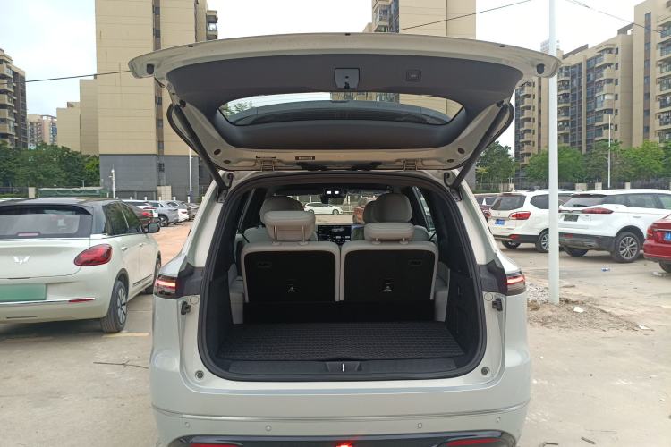 Used Deepal S09 2025 Rear-Drive Ultra+ Trunk