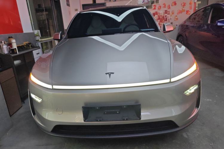 Used Tesla Model Y L 2025 Model Long-Range All-Wheel-Drive Version