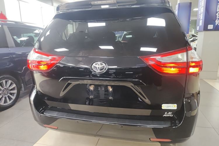 Used Toyota SIENNA 2017 3.5L Four-Wheel Drive LE Trim 7 Seats – U.S. Specification
