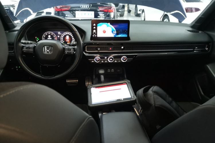 Used Honda Civic 2022 240TURBO CVT Dynamic Edition Center Console