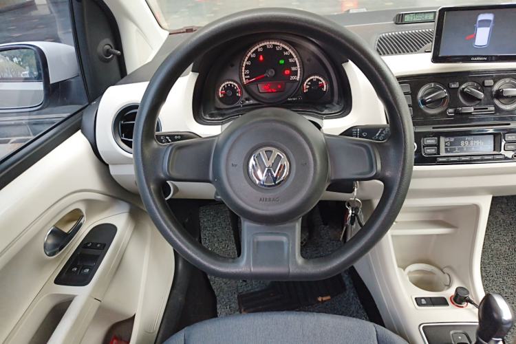 Used Volkswagen up! 2015 1.0L move up! Steering Wheel