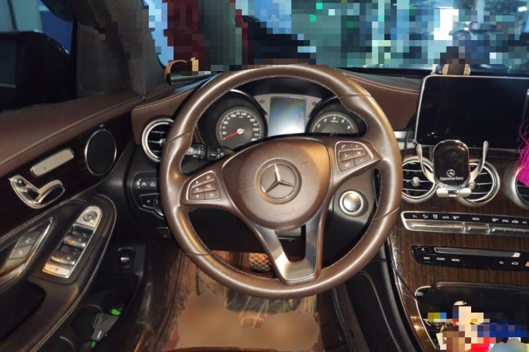 Used Mercedes-Benz GLC 2018 Facelift GLC 260 4MATIC Luxury Edition
