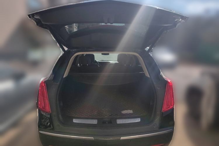 Used Cadillac XT5 2017 Anniversary Edition 28T Four-Wheel Drive Luxury Model Trunk