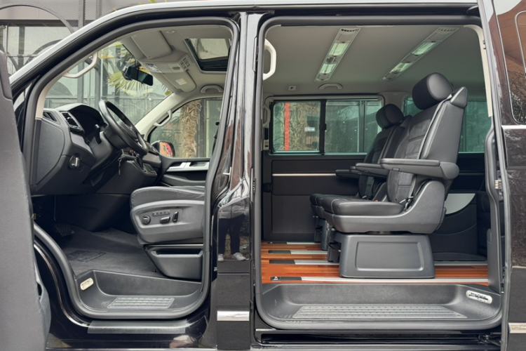 Used Volkswagen Multivan 2017 2.0 TSI 4x4 Prestige Edition 7-Seater