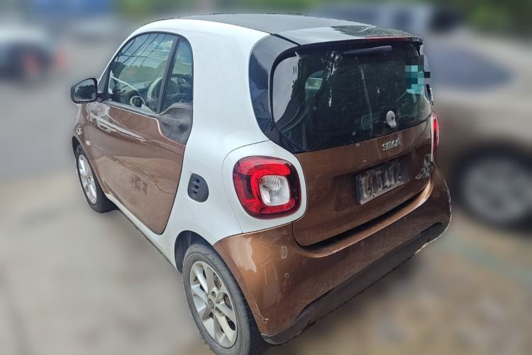 Used smart fortwo 2015 1.0L 52 kW hardtop Dynamic version