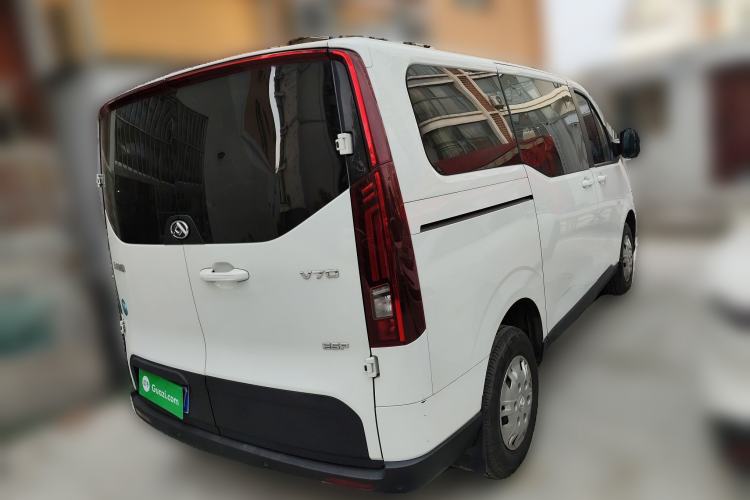 Used SAIC MAXUS Xintu V70 2023 2.0T Elite Edition Manual Transmission Short Wheelbase Low Roof 5/6 Seats (125 hp)
