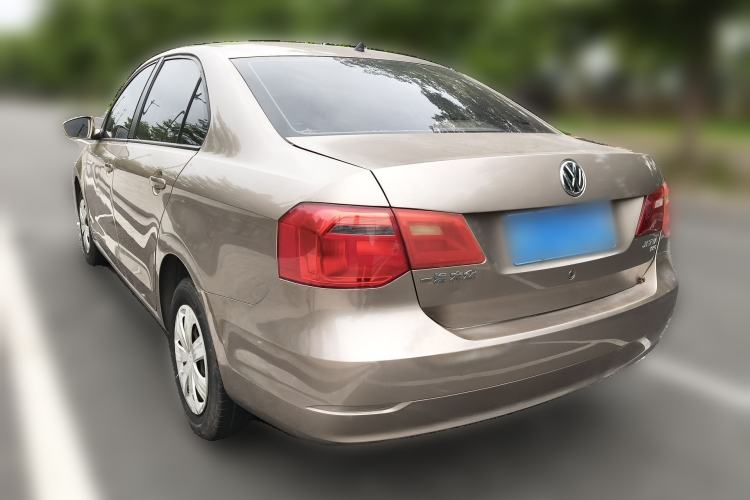 Used Volkswagen Jetta 2015 Value Edition 1.6L Manual Fashionable Style Rear Left 45 Deg