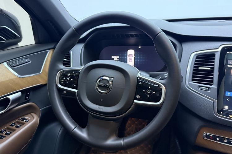 Used Volvo XC90 2024 B5 SmartDrive Luxury Edition 7-Seater
