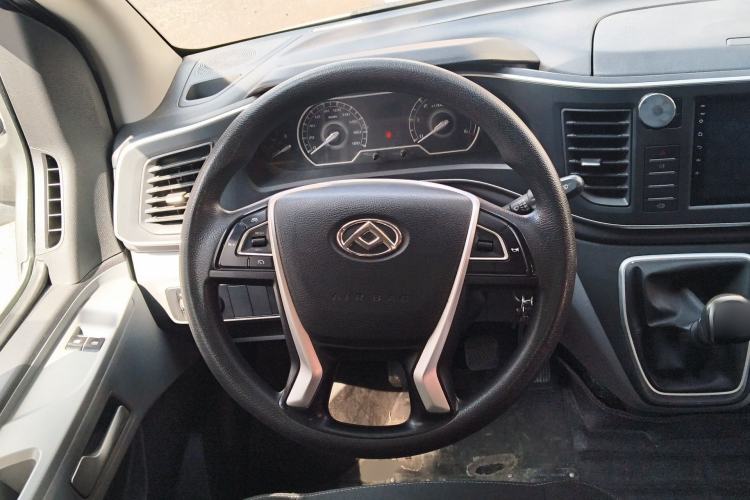 Used SAIC MAXUS Xintu V80 2023 2.0T Manual Classic Aoyuntong Long Wheelbase Mid-Height 6/7/8/9-Seater
