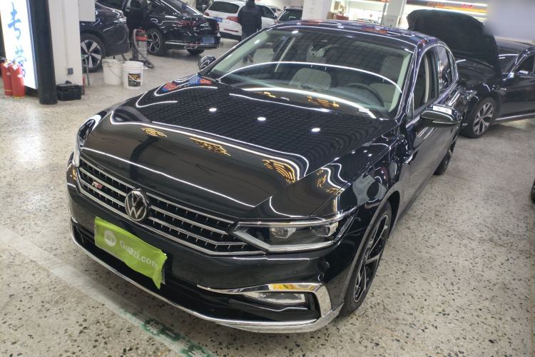 Used Volkswagen Magotan 2024 2 Million Units Zhongxiang Version 330TSI DSG Luxury Edition