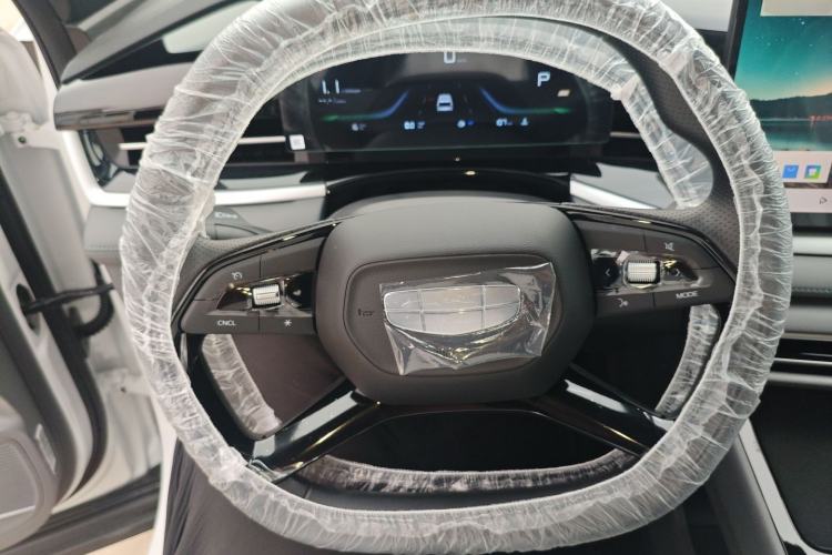 Used Geely Auto Emgrand X7 Sport 2026 Model 1.5TD Aspirational Steering Wheel