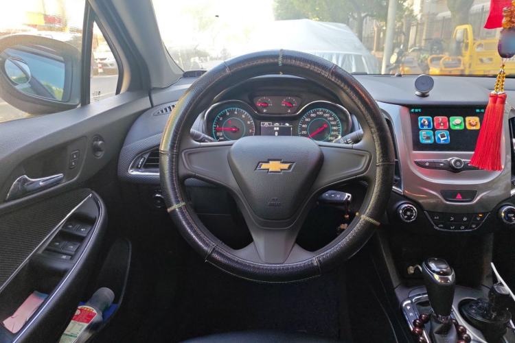 Used Chevrolet Cruze 2017 1.5L Automatic Pioneer Sunroof Edition
