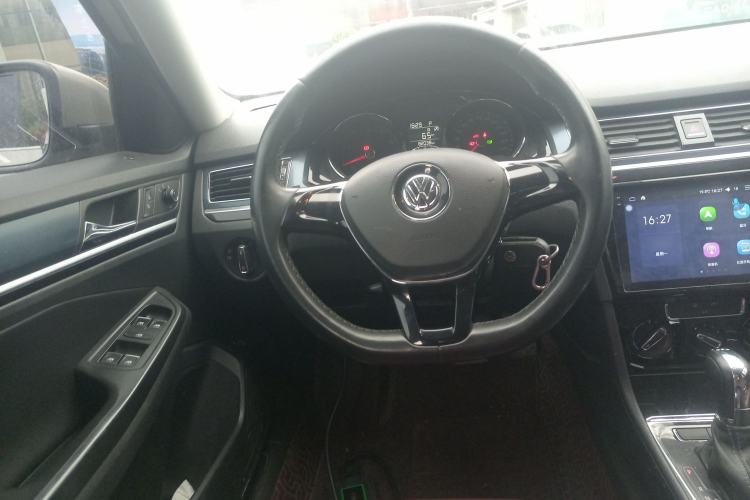 Used Volkswagen Bora 2017 230TSI DSG Comfort Version
