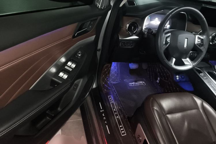 Used Wey VV6 2021 2.0T Two-Wheel Drive Smart Plus