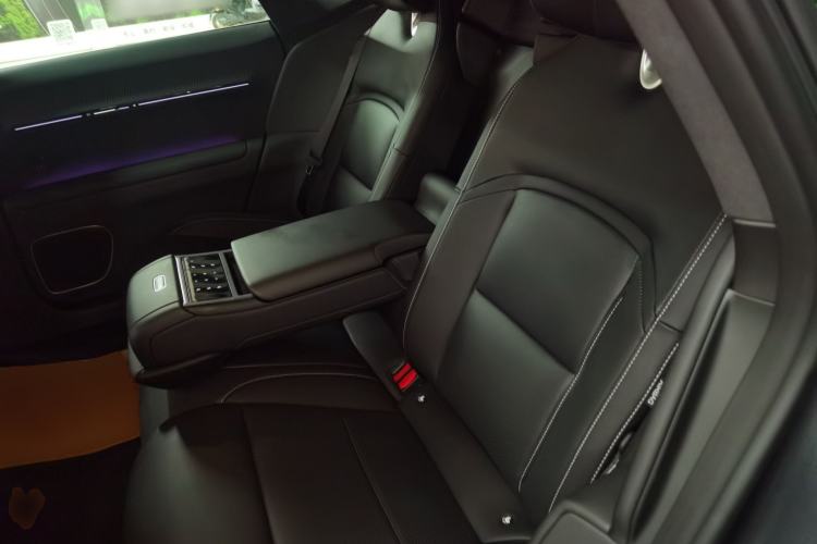 Used Avatr 12 2025 Updated Ultra All-Electric Four-Wheel Drive Left Rear Seat