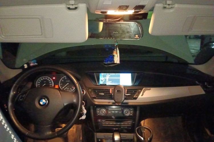 Used BMW X1 2012 sDrive18i Luxury Edition Center Console