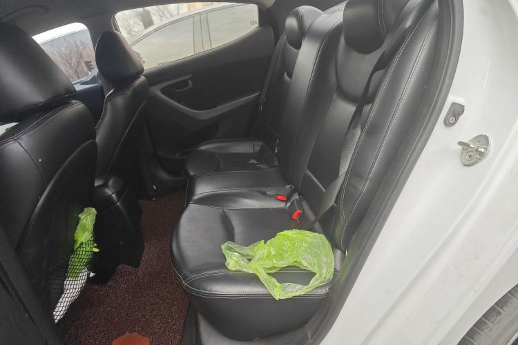 Used Hyundai Elantra (5th Generation / Langdong) 2016 1.6L Automatic Smart Version