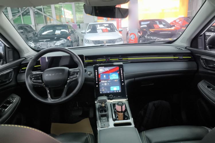 Used Roewe RX5 2023 PLUS 330TGI Automatic Trendsetting Smart Edition Center Console