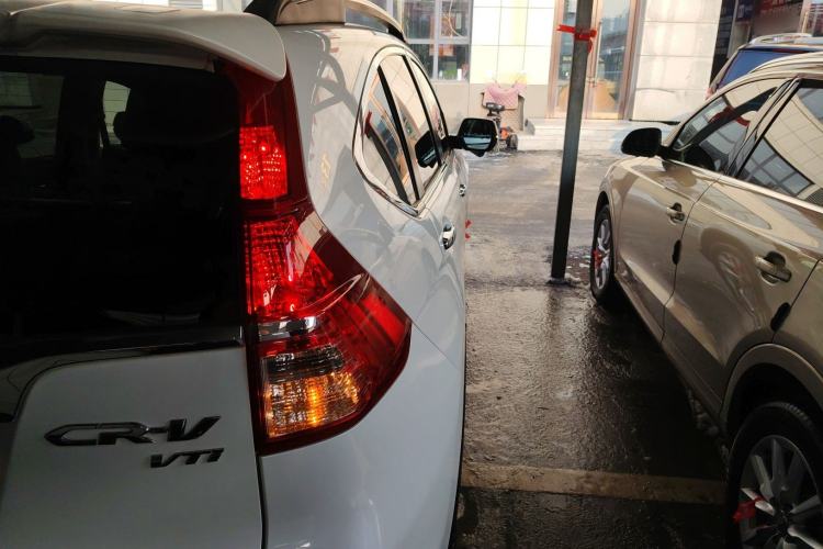 Used Honda CR-V 2015 2.4L two-wheel drive luxury version