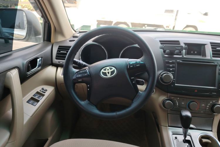 Used Toyota Highlander 2009 2.7L 2WD 5-Seater Elite Edition
