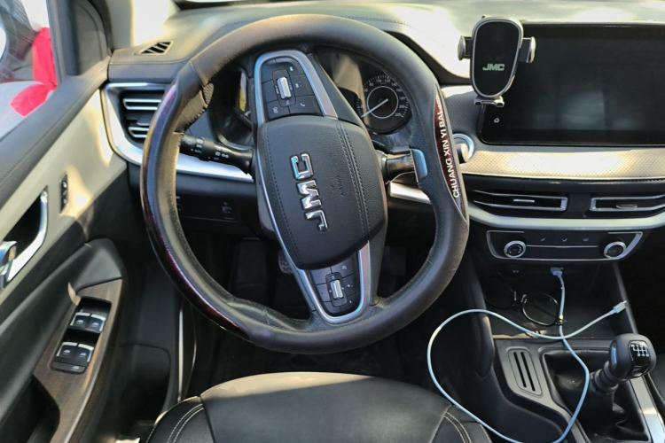 Used JMC Yuhu 7 2022 2.0T Manual Diesel Two-Wheel Drive Comfort Plus Long Wheelbase
