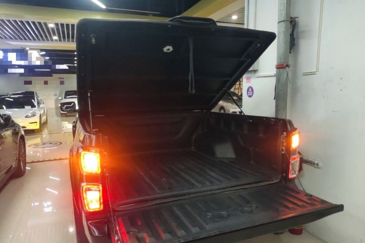 Used Isuzu D-MAX 2021 1.9T Automatic 4x4 Diesel Global Huan Dong RZ4E
