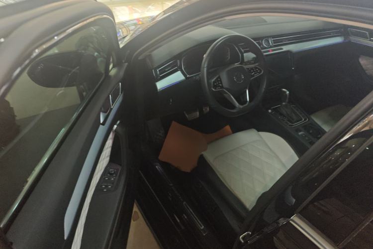 Used Volkswagen Magotan 2023 2 Million Units Commemorative Edition 330TSI DSG Luxury Version Driver Seat