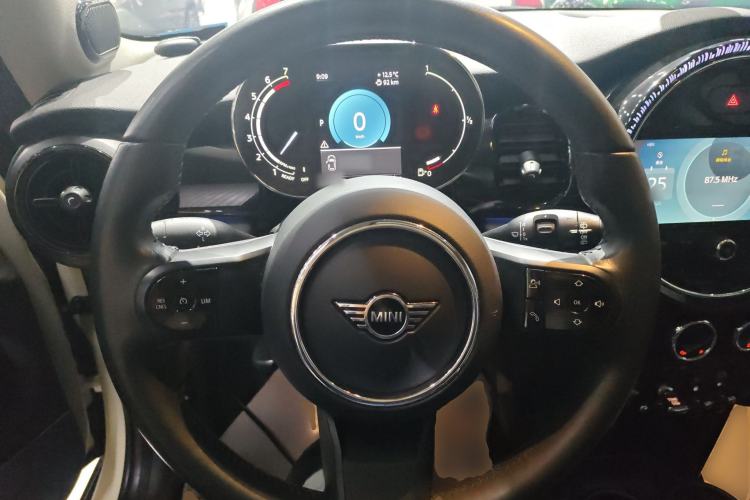 Used MINI MINI 2023 1.5T COOPER Artist