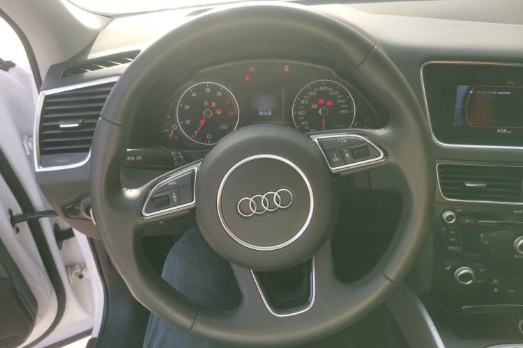 Used Audi Q5 2017 Plus 40 TFSI Technology Model