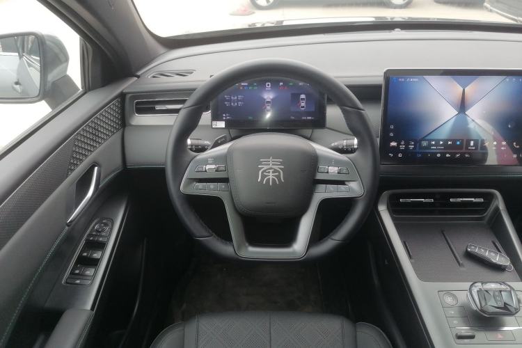 Used BYD Qin PLUS 2025 DM-i Smart Drive 120KM Superior Model
