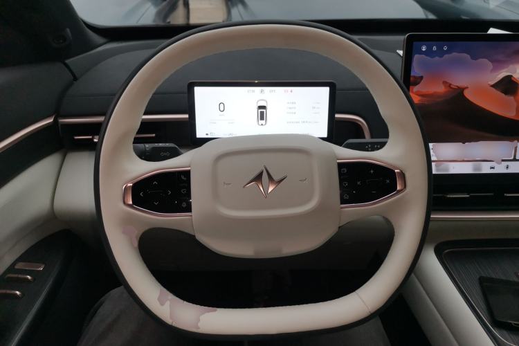 Used Dongfeng eπ eπ008 2024 636Max All-Electric Version 6 Seats
