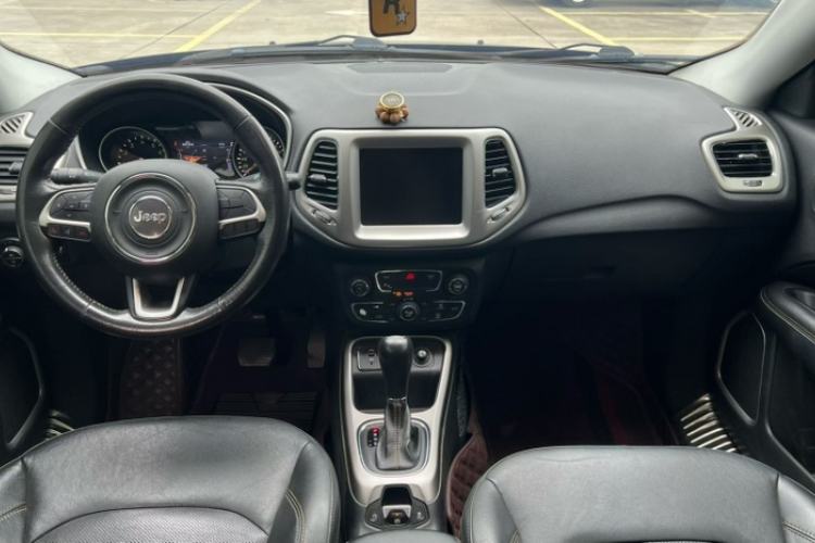 Used Jeep Compass 2017 200T Automatic Family Edition
