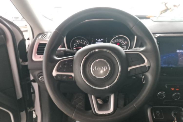 Used Jeep Compass 2017 200T Automatic Enjoyment Version Steering Wheel