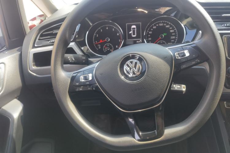 Used Volkswagen Touran 2018 Volkswagen Touran L 280TSI DSG Comfort Edition 7 Seats China V Emission Standard Steering Wheel