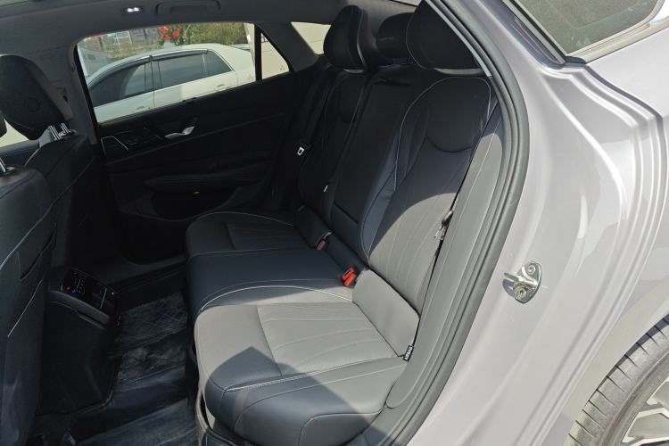 Used Volkswagen Passat 2025 Pro 380TSI Dragon Supreme Edition