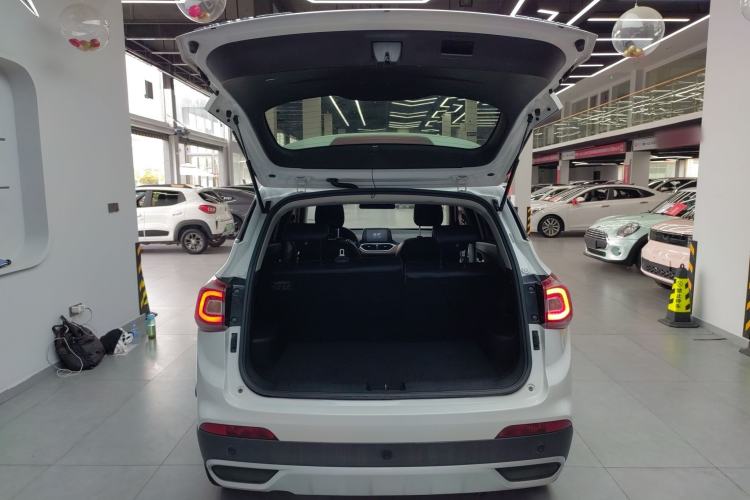 Used Baojun 510 2017 1.5L Automatic Luxury Model Trunk