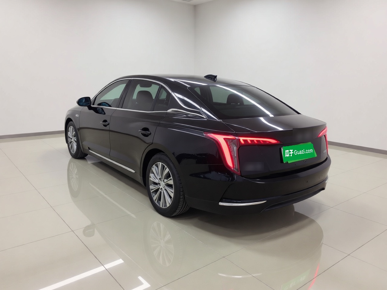 Hongqi E-QM5 2023 620km PLUS — снимка 4