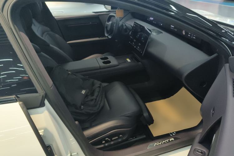 Used Avatr 06 2025 Ultra Pure Electric Edition Right Front Seat